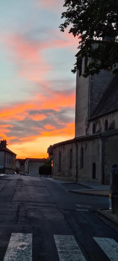 Gite De La Chateldonnaise Exterior foto